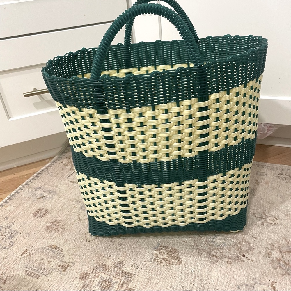Old Vintage Camping Picnic Basket W/ Handles Shopping Storage Hamper Fruit